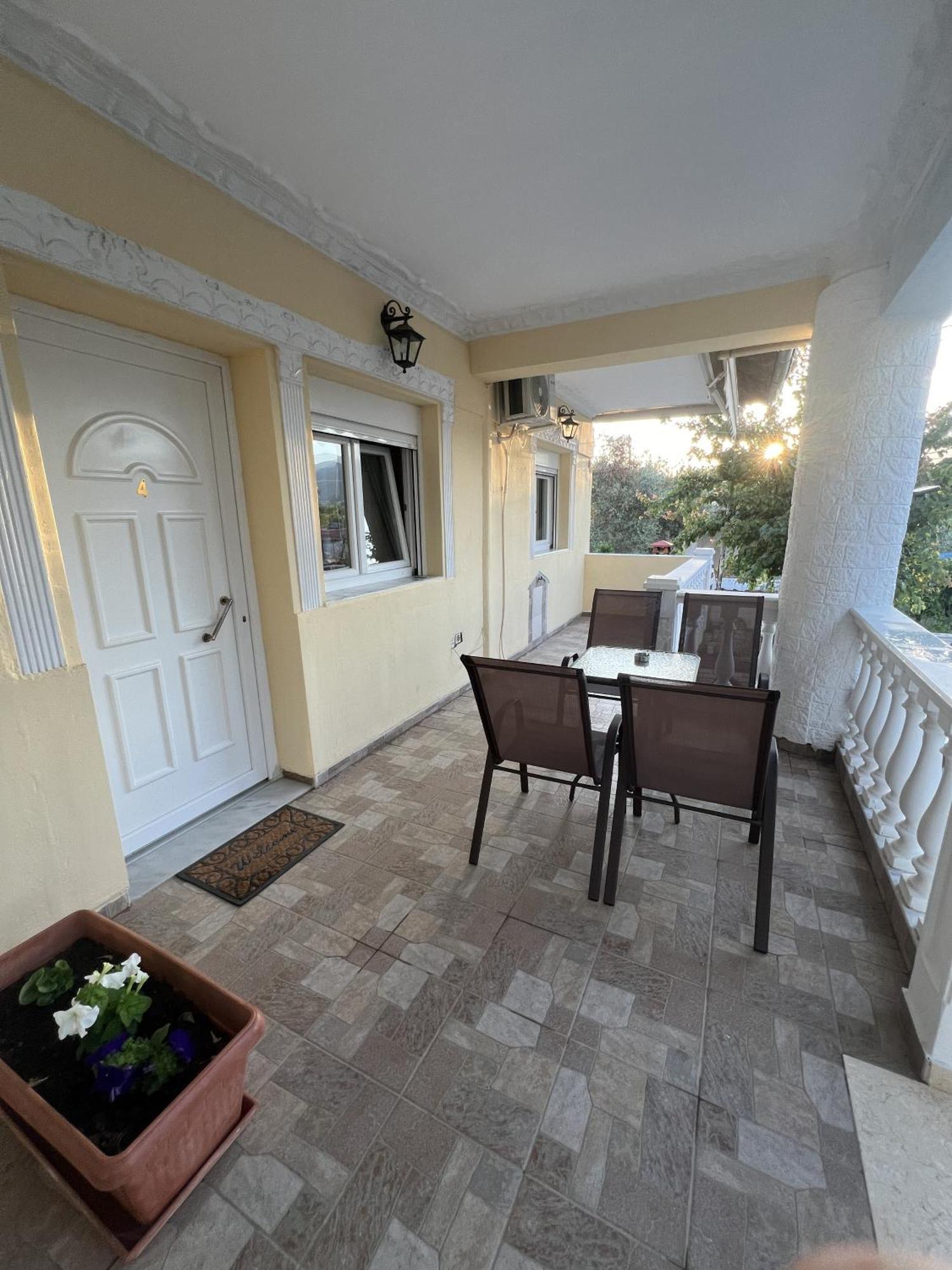 Plaza Apartments Nea Vrasna Exterior photo