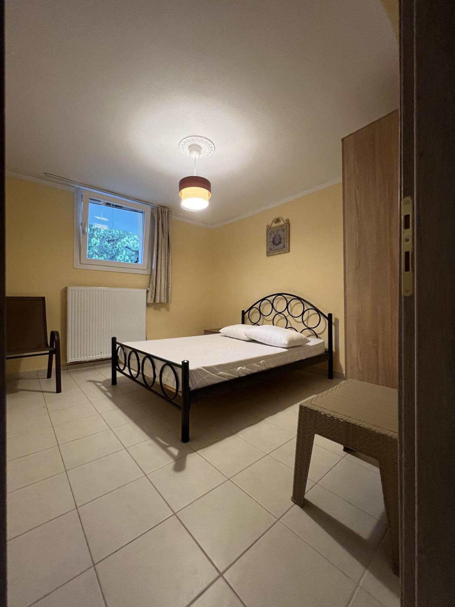 Plaza Apartments Nea Vrasna Exterior photo