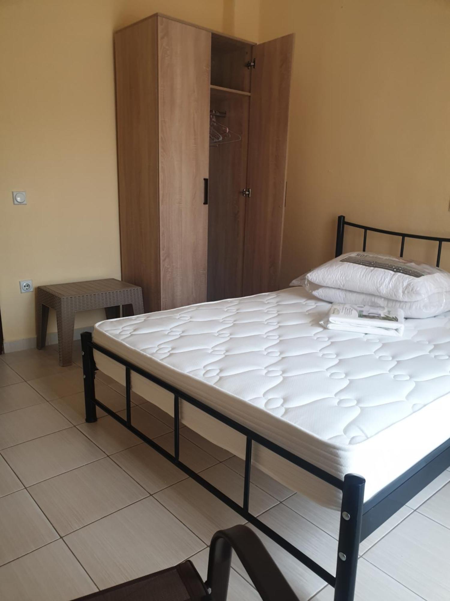 Plaza Apartments Nea Vrasna Exterior photo